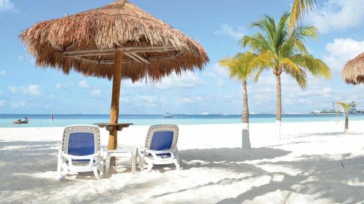 Cancun Beachfront Condo - Photo2