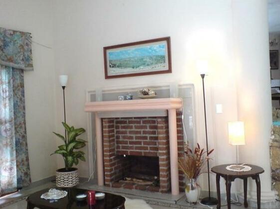 Mansion Giahn Bed & Breakfast - Photo5