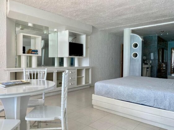 Prime Eight Bedroom Beach House Cancun - Photo5