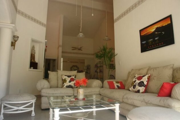 Residencia Los Encantos - Photo3