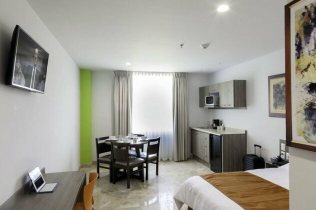 SR Hotel & Suites - Photo2