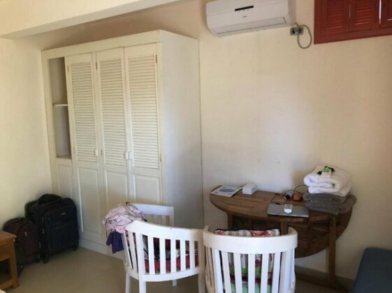 Flamingos Inn - Photo4