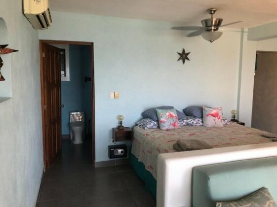 Flamingos Inn - Photo5