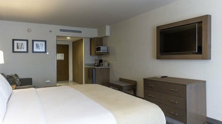 Holiday Inn Express & Suites Chihuahua Juventud - Photo5