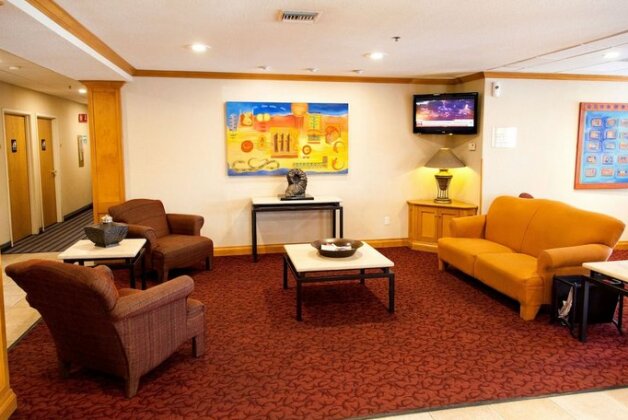 Microtel Inn & Suites by Wyndham Chihuahua - Photo3