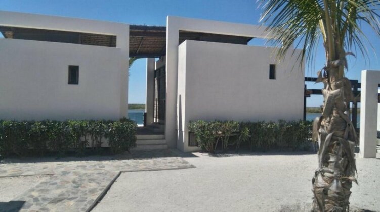 Hotel Mangrove Inn - Photo2