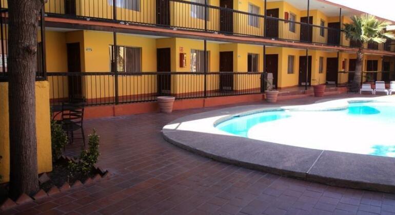 Hotel Monaco Ciudad Juarez - Photo2