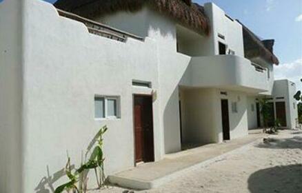 Almaplena Beach Resort