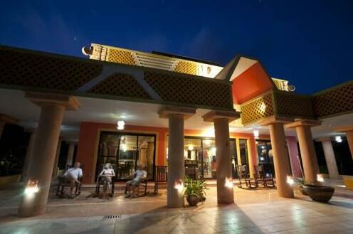 Maya Palms Resort & Dive Center