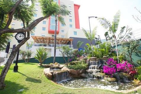 Holiday Inn Express & Suites Cuernavaca - Photo2