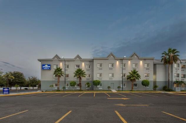 Microtel Inn and Suites Culiacan - Photo2