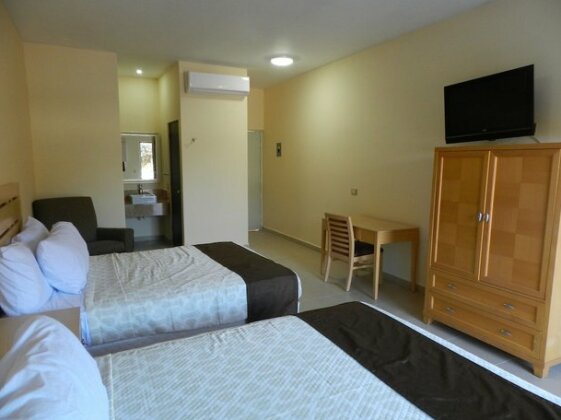 Navola Inn - Photo5