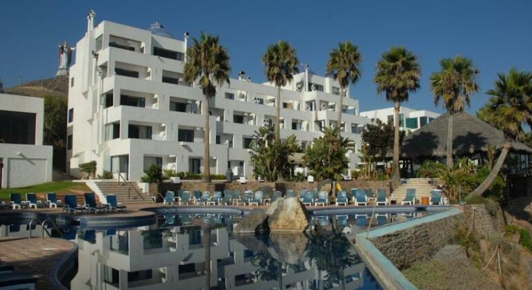 Las Rocas Resort & Spa - Photo2