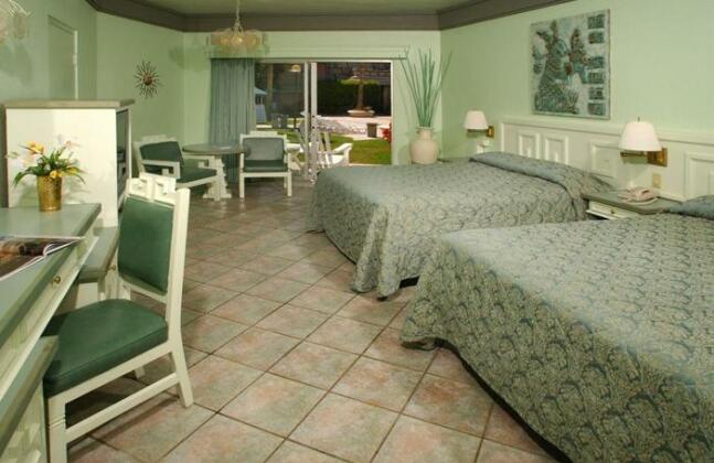 Estero Beach Hotel & Resort - Photo4