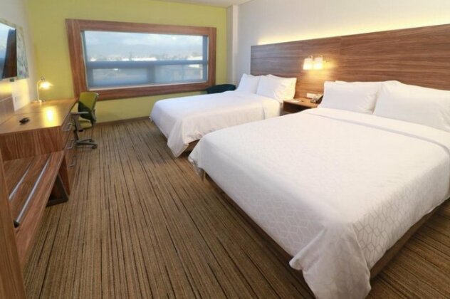 Holiday Inn Express & Suites - Ensenada Centro - Photo4