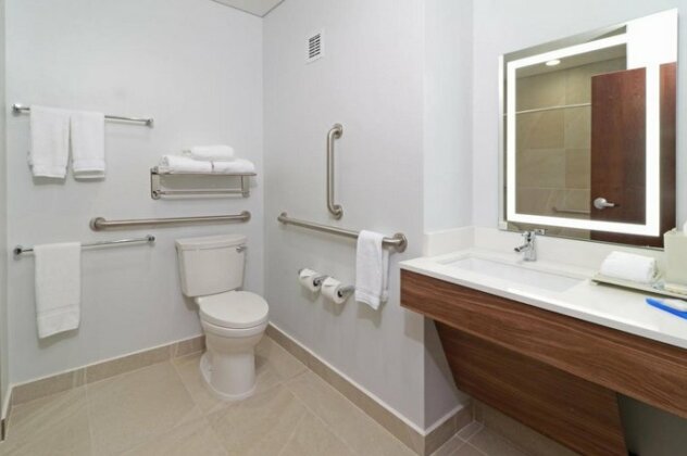Holiday Inn Express & Suites - Ensenada Centro - Photo5