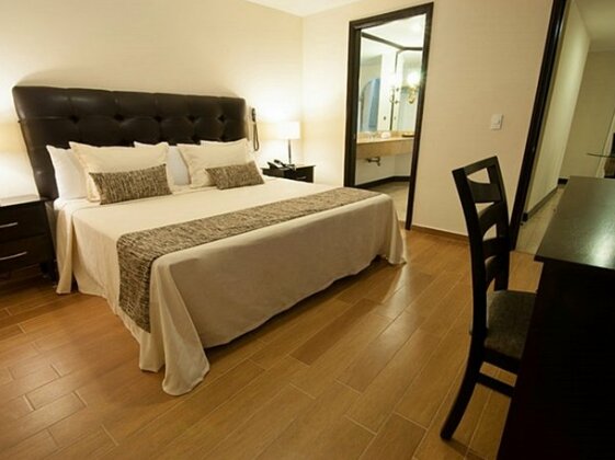 Country Hotel & Suites - Photo3