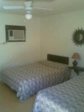 Hotel Leos Inn - Photo5