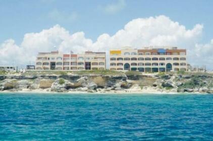 Isla 33 Resort & Villas