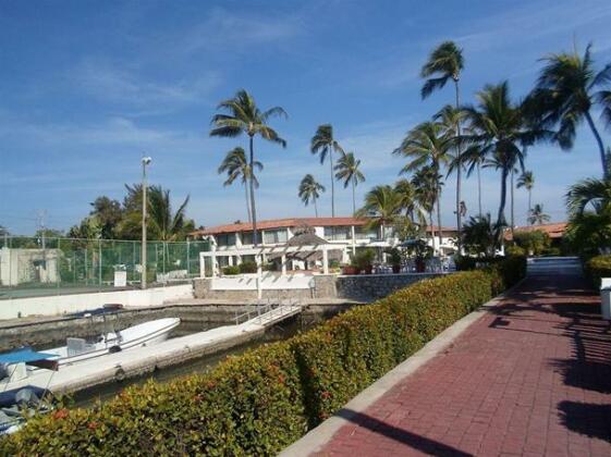 Cabo Blanco Hotel and Marina - Photo4