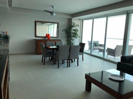 Peninsula 12 D - Photo5