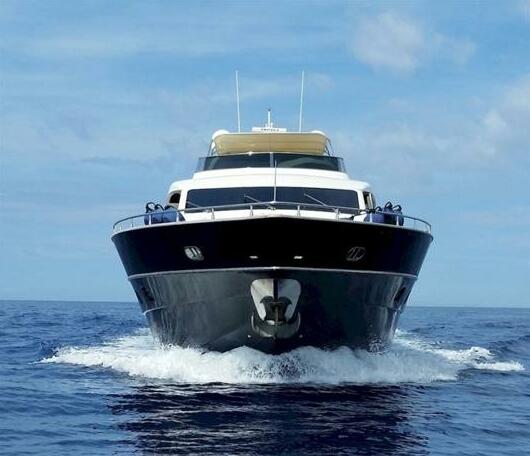 Catari Luxury Yacht - Photo2