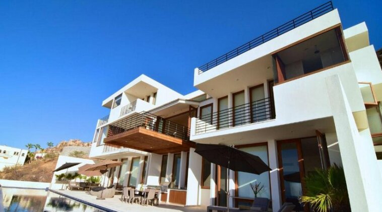 Exclusive Holiday Villa with Private Pool and Close to the Beach Cabo San Lucas Villa 1051