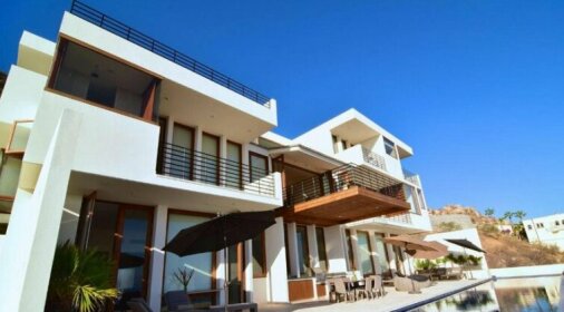Exclusive Holiday Villa with Private Pool and Close to the Beach Cabo San Lucas Villa 1051