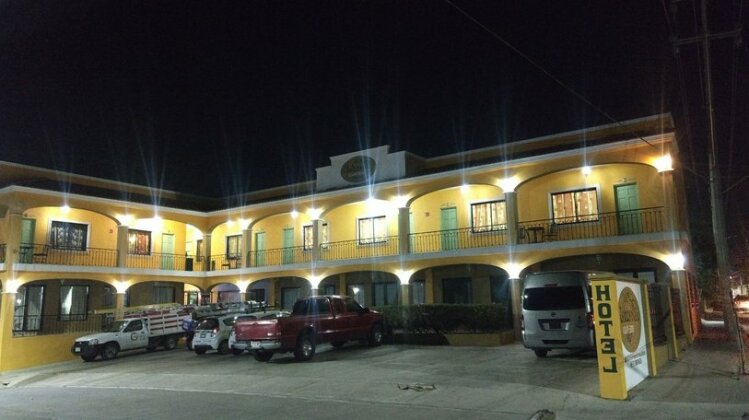 Hotel Plaza Los Dorados