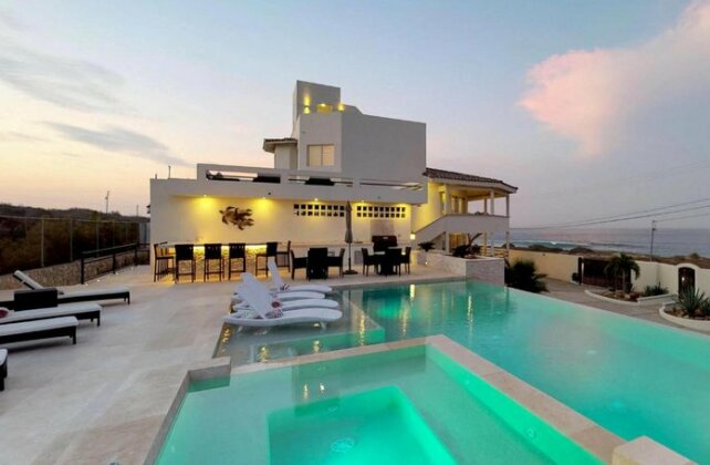 Lighthouse and Ocean Views at Villa Playamar