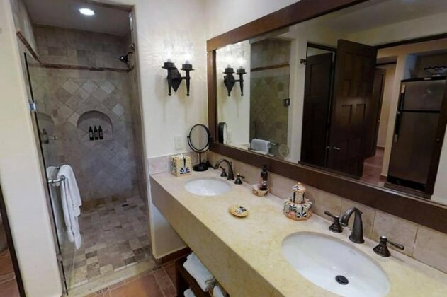Perfect Family Two Bedroom Suite in Cabo San Lucas - Photo3