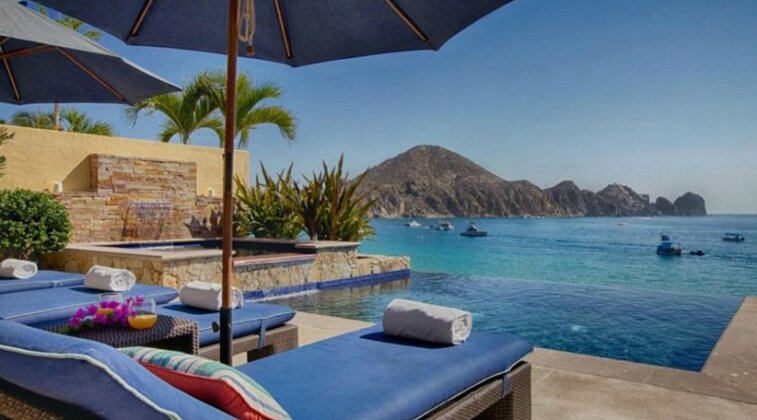 Picture Relaxing Beside Your Private Pool in Cabo San Lucas Reading Your Favourite Book Cabo San Lu - Photo2