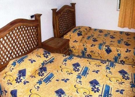 Hotel & Suites Santa Barbara - Photo2