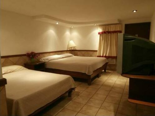 Hotel La Finca Inn - Photo4