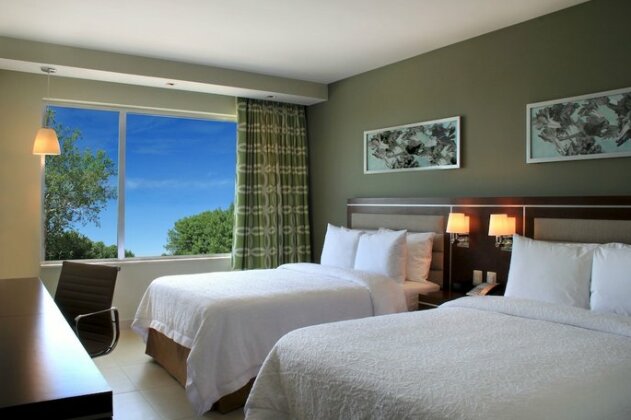 Hampton Inn by Hilton Merida - Photo2