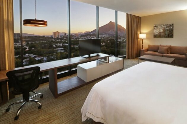 Holiday Inn Express & Suites Monterrey Valle - Photo2