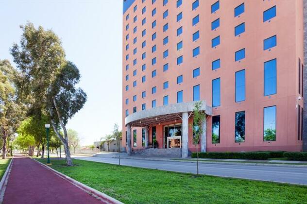 Best Western PLUS Nuevo Laredo Inn & Suites - Photo2