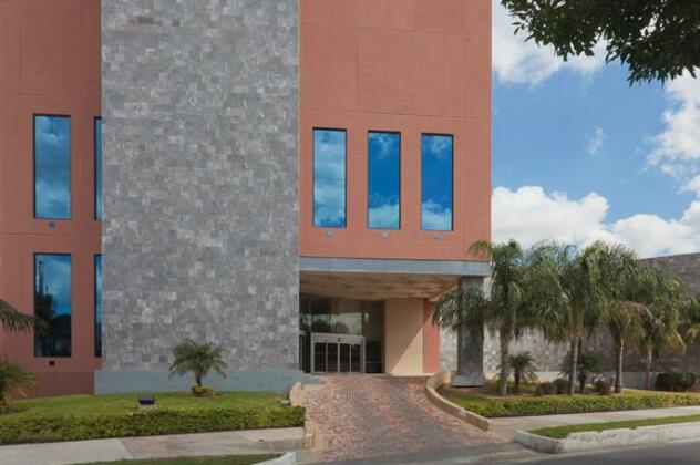 Best Western PLUS Nuevo Laredo Inn & Suites - Photo3