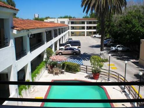 Hotel Santa Maria Nuevo Laredo - Photo2