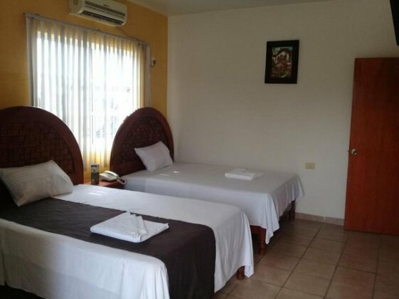 Don Celes - Photo5