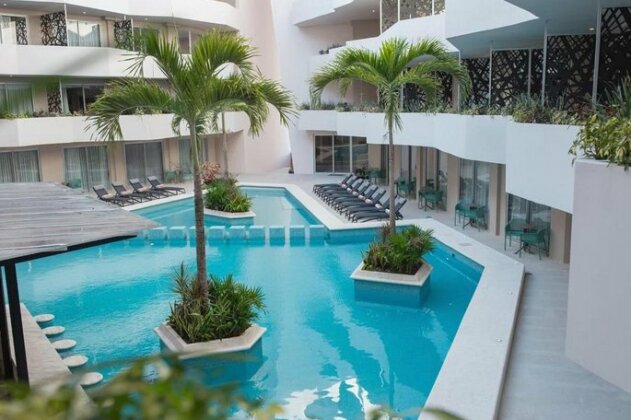 Brand new 1 BDR Apartment just 2 blocks from the beach in Playa Del Carmen