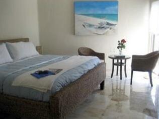 Corto Maltes 2 Bedroom Ocean Front Condo in Downtown - Photo5