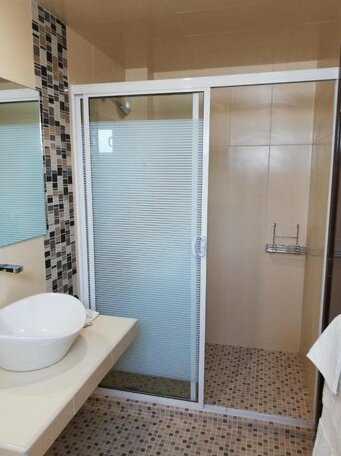 Cordiality Inn - Photo3