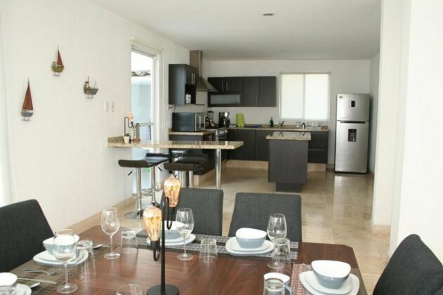 Perfect Location & Security @ El Deseo Residencial - Photo2