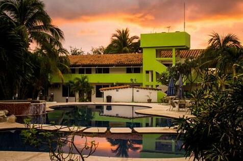 Hotel & Suites Punta Esmeralda - Photo3