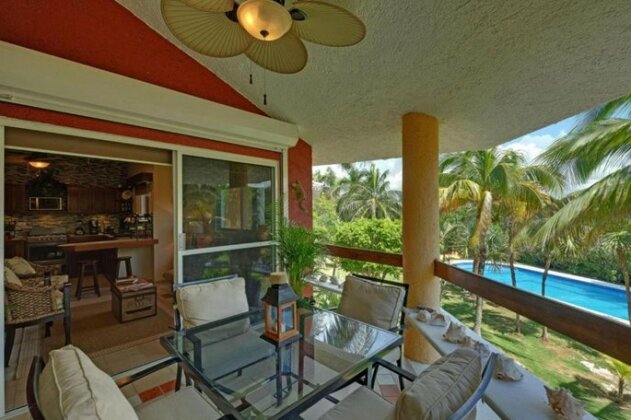 Condo with pool beach access/full hotel services - Photo2
