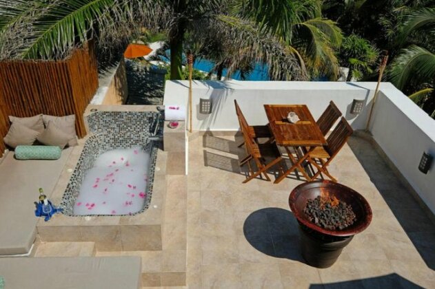 Condo with pool beach access/full hotel services - Photo5