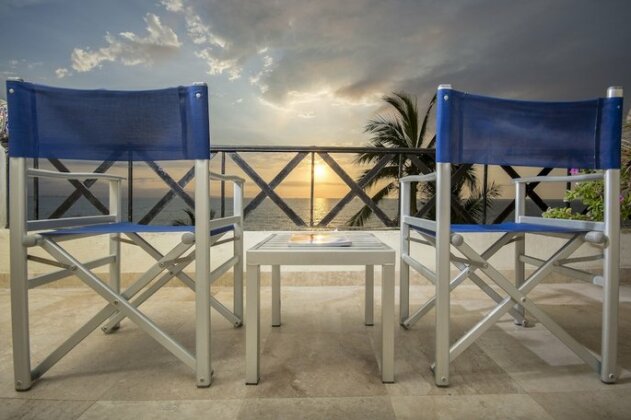 Blue Chairs Resort by the Sea - Photo2