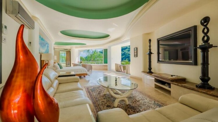 Luxury Beach Frontage Villa For Rent - Photo5