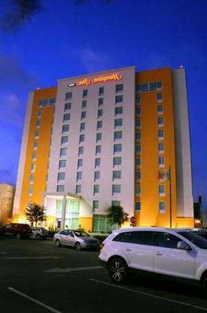 Hampton Inn by Hilton Reynosa/Zona Industrial - Photo2